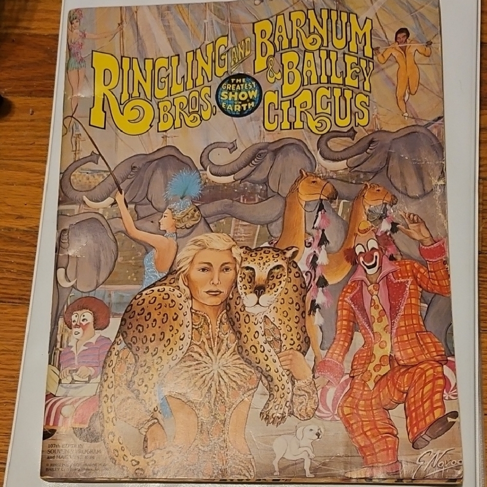 VTG Ringling Brothers Barnum & Bailey Circus 107th Souvenir Program 1977